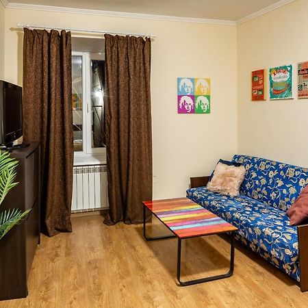 Rainbow Apartment Near Rynok Sq Lwów Zewnętrze zdjęcie