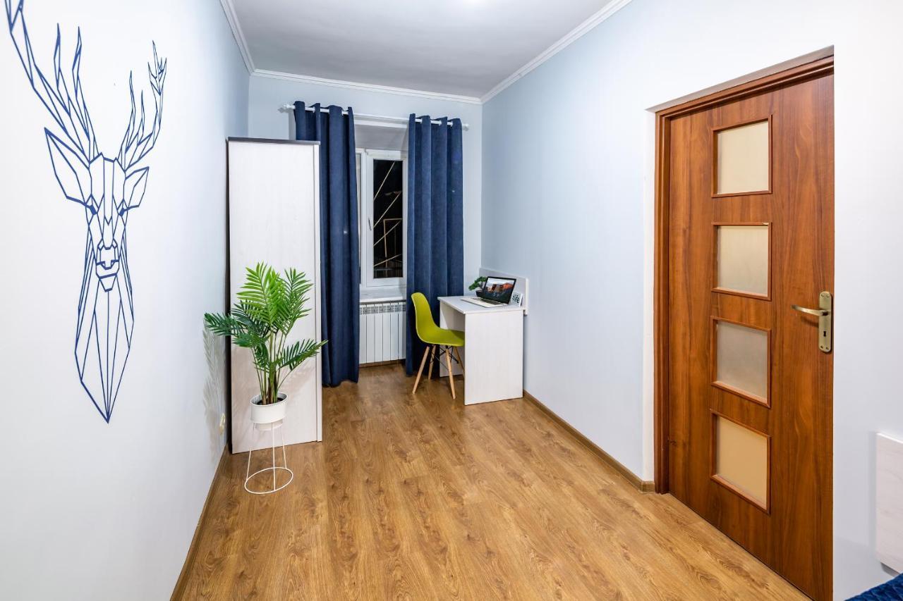 Rainbow Apartment Near Rynok Sq Lwów Zewnętrze zdjęcie