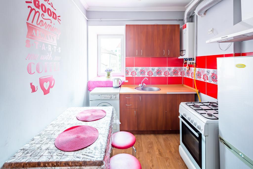 Rainbow Apartment Near Rynok Sq Lwów Zewnętrze zdjęcie